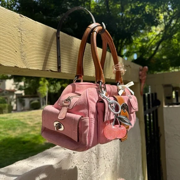 (SOLD) Rare Y2K Pink Suede Coach Soho Mini Bag - Picture 3 of 8